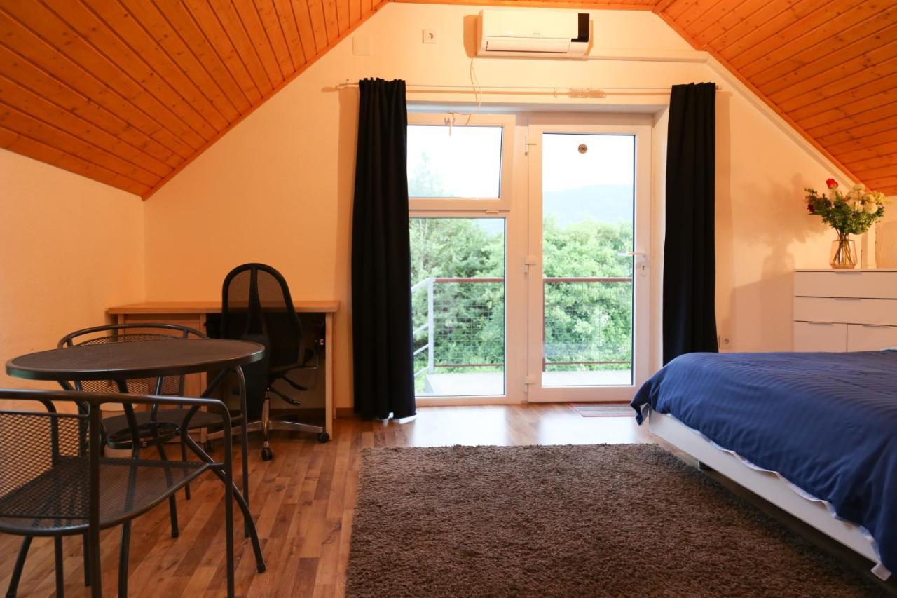 Gacka Valley Licko Lesce Kültér fotó