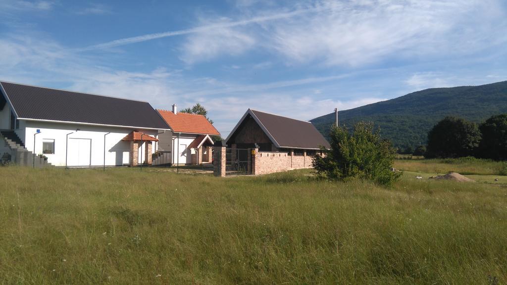 Gacka Valley Licko Lesce Kültér fotó